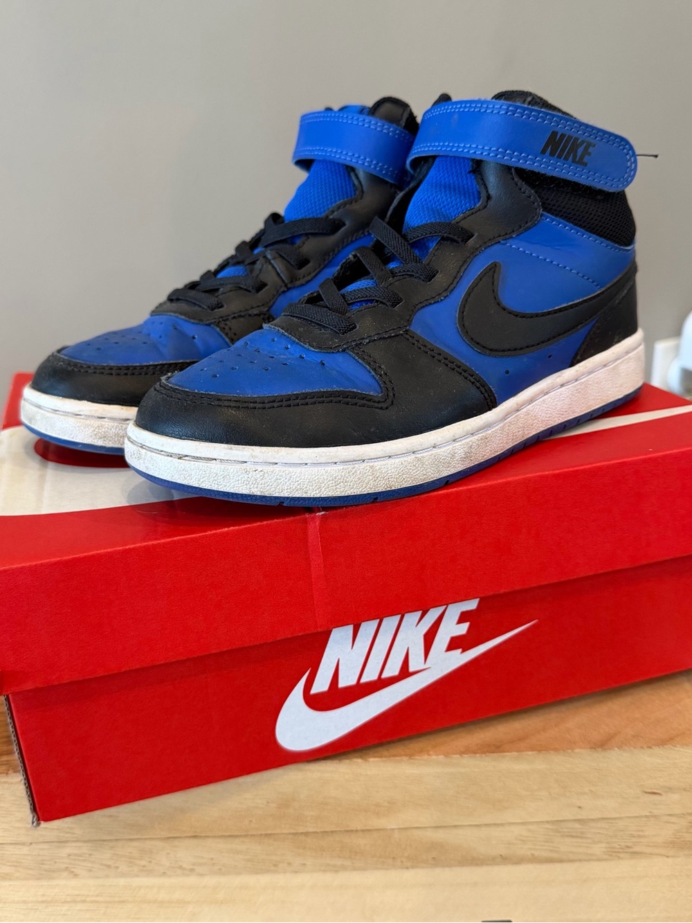 Nike Court Borough Mid 2 Sneakers